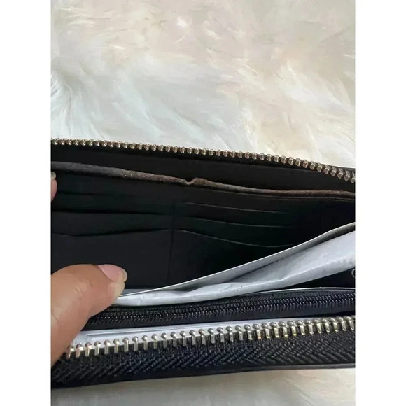 Kate Spade Large Continental Wallet 
Black& Warm Beige - Picture 4 of 8